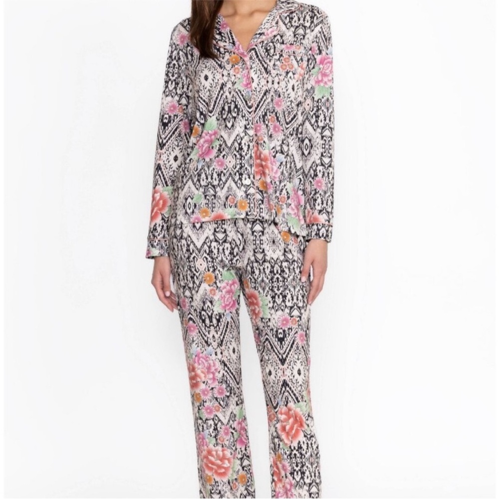 Johnny Was Floral Patterned Women's pajama set